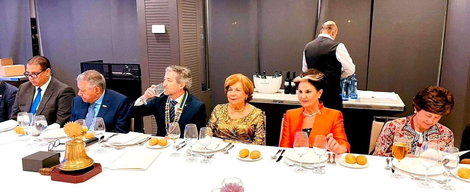 Charla Rotary con el Embajador de República Dominicana